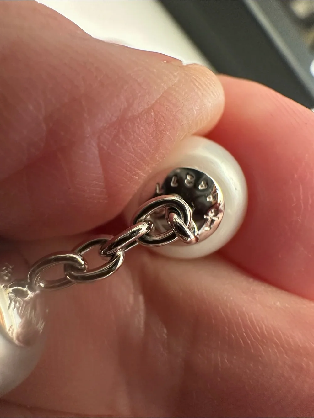 BNIB TRIANON PEARL AND 18K WHITE GOLD CUFFLINKS $2150 - Picture 4 of 10
